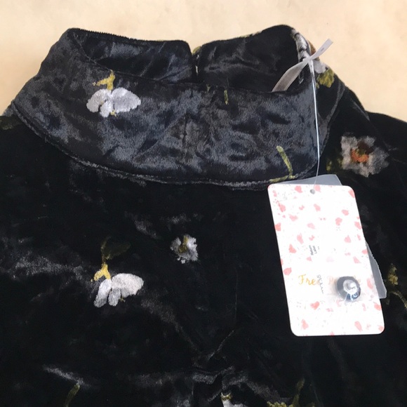 Free People Be My Baby Velvet Dress. Size: 4, 6 - Picture 5 of 8